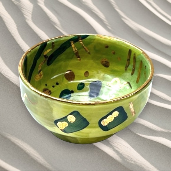 Lime Green Abstract Pottery Snack Bowl with Genuine Gold Accents - Picture 4 of 11